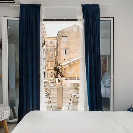 Nicol's ηouse & In Corfu Town By Konnect 公寓