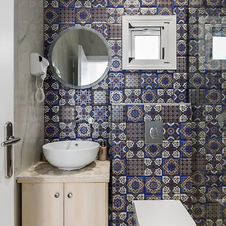 Nicol's ηouse & In Corfu Town By Konnect * コルフ島