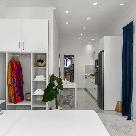 Nicol's ηouse & In Corfu Town By Konnect
